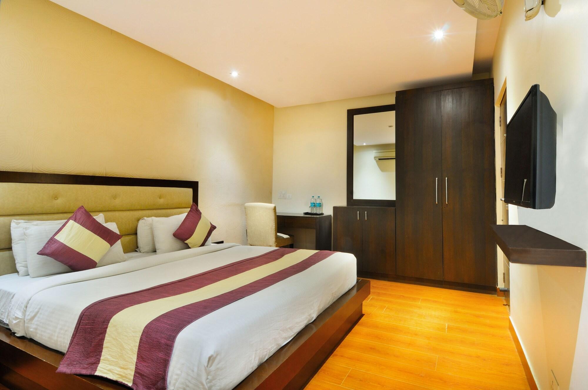 Hotel Aura @Airport Nuova Delhi Esterno foto