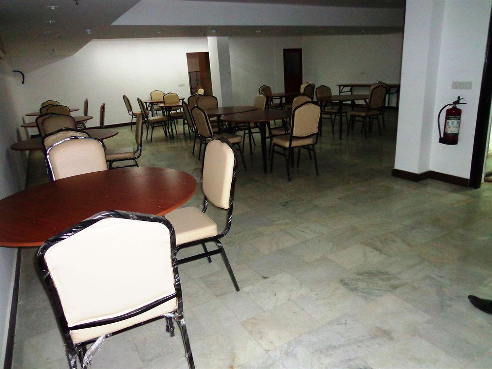 Hotel Aura @Airport Nuova Delhi Esterno foto