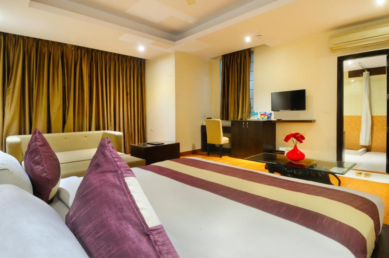 Hotel Aura @Airport Nuova Delhi Esterno foto